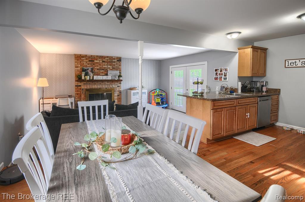 5523 OLD FRANKLIN Road, Grand Blanc, MI 48439 — Photo 3