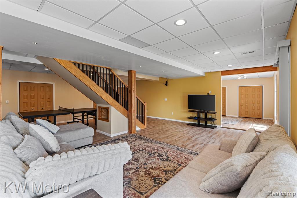 9025 HURON BLUFFS Drive, White Lake, MI — Photo 29
