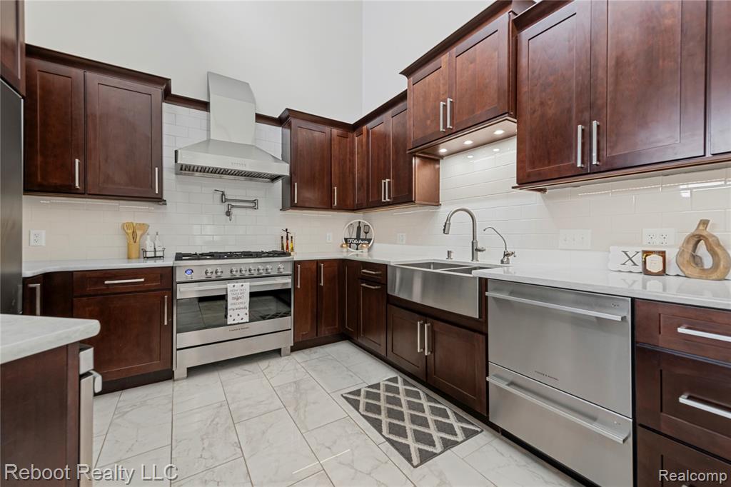 5322 Clintonville Road, Clarkston, MI — Photo 10
