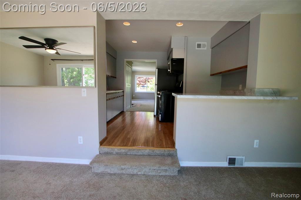 7044 Desmond Road, Waterford, MI 48329 — Photo 7
