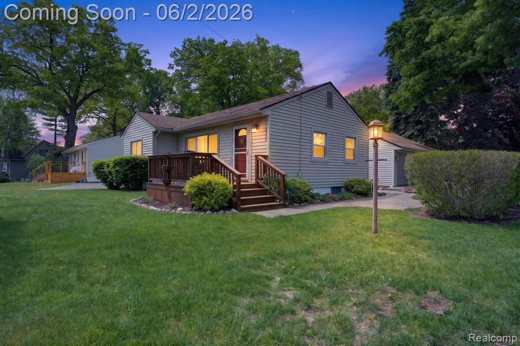 3993 Maiden Street, Waterford, MI 48329 — front exterior