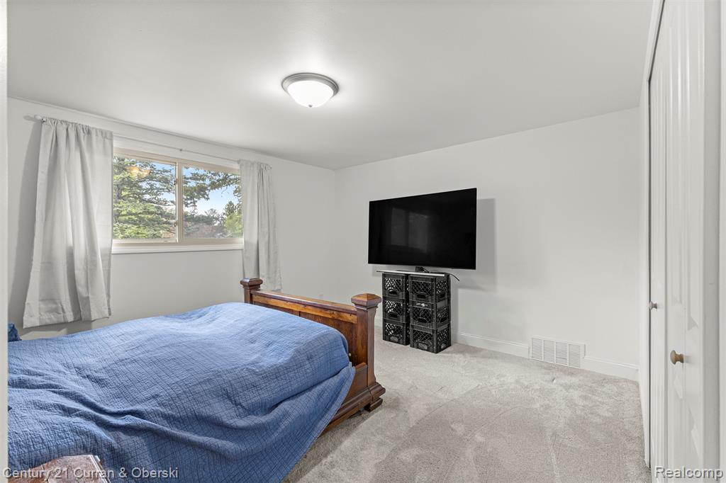 8834 Dublin Way, Sterling Heights, MI 48314 — Photo 22