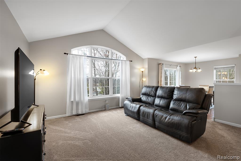 673 Abbington Court, Howell, MI 48843 — Photo 4