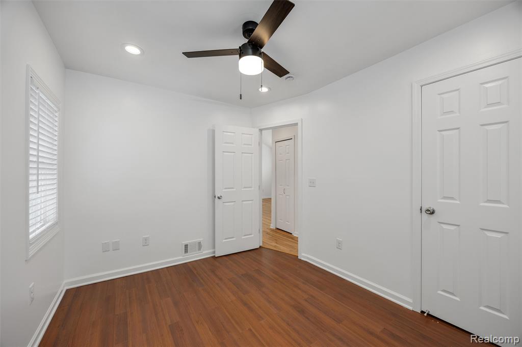 623 E Brockton Avenue, Madison Heights, MI 48071 — Photo 10