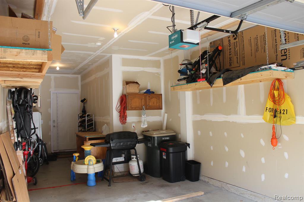 47640 PEMBROKE Drive, Canton, MI 48188 — Photo 27