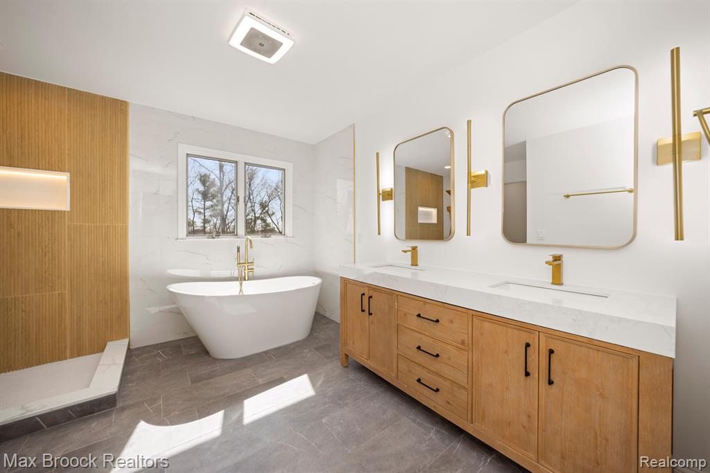 3592 GREAT FALLS Circle, Ann Arbor, MI 48108 — Photo 40