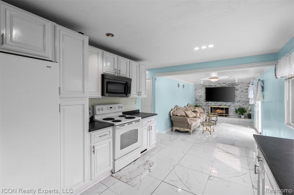 42153 Mac Rae Drive, Sterling Heights, MI 48313 — Photo 15