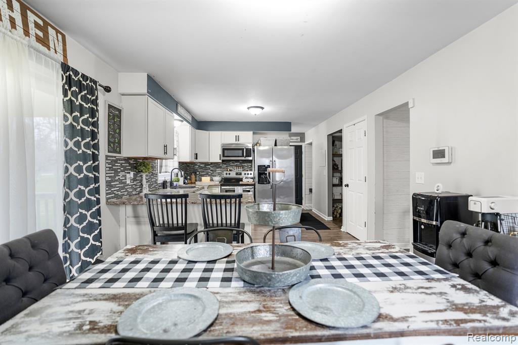 5084 DALY Boulevard, Flint, MI 48506 — Photo 21