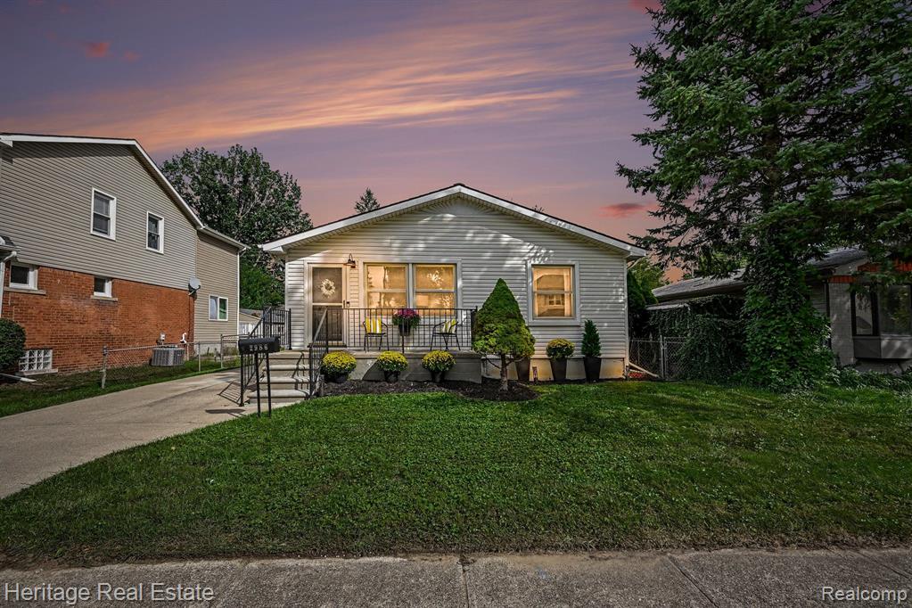 2986 Cumberland Road, Berkley, MI 48072