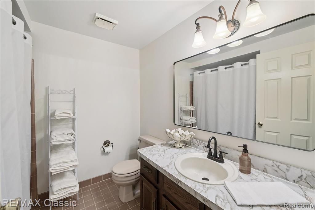 1561 Waters Edge Court, Wixom, MI 48393 — Photo 29