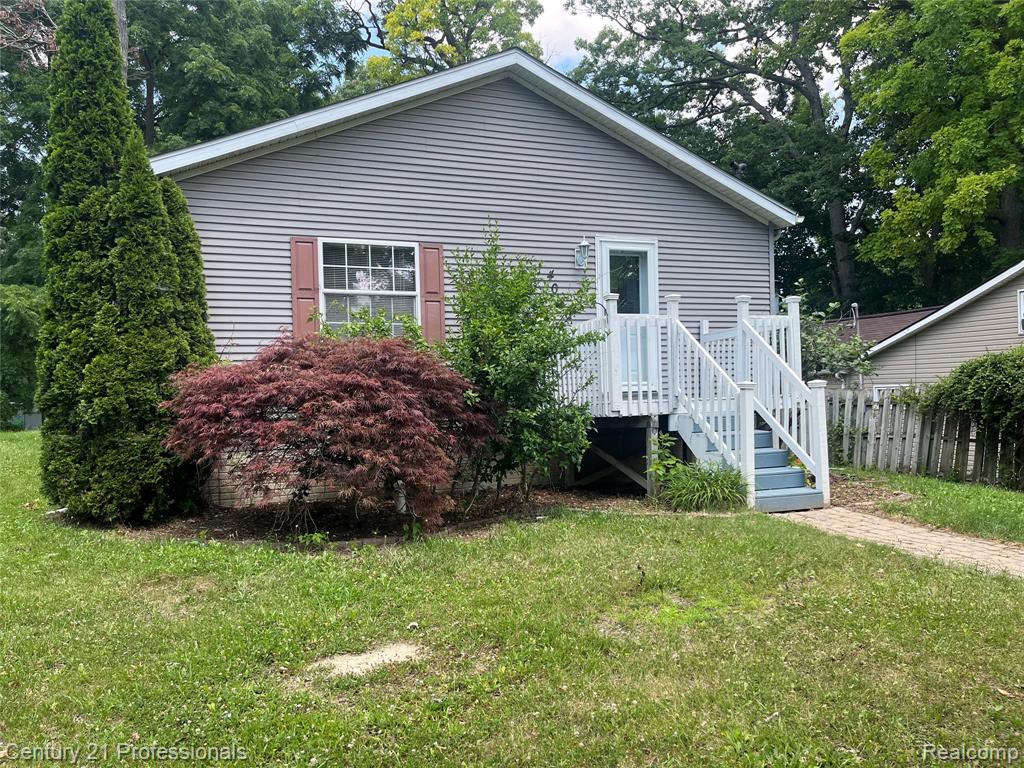 4080 Cass Elizabeth Road, Waterford, MI 48328 — front exterior