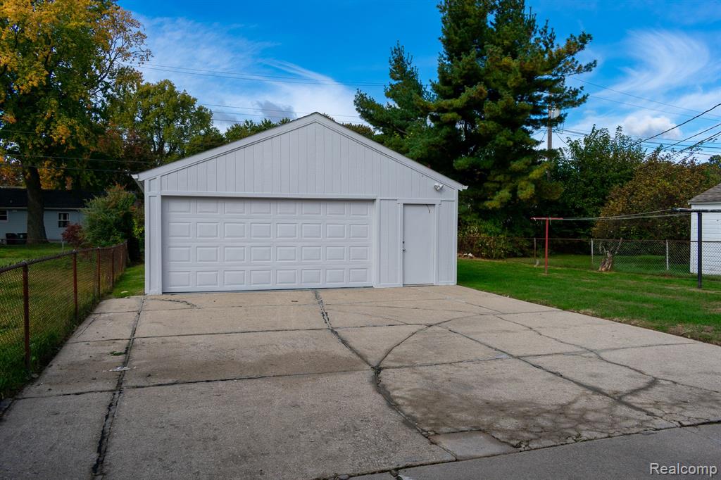 629 N VERMONT Avenue, Royal Oak, MI 48067 — Photo 23