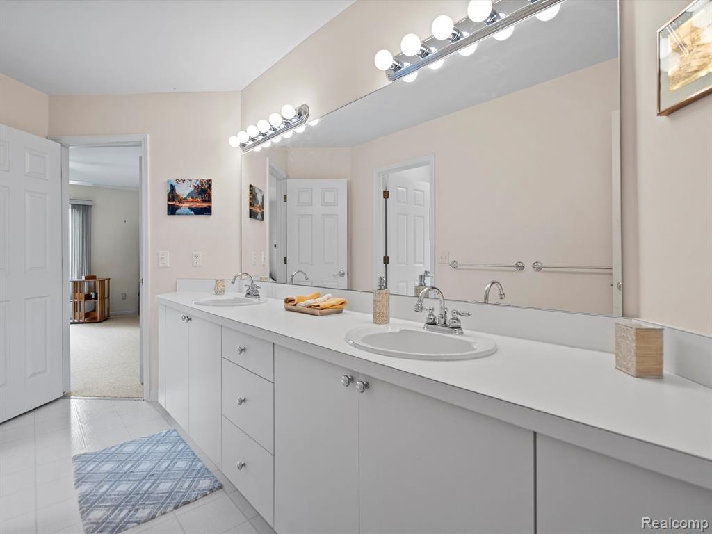 6671 CHELSEA, West Bloomfield, MI — Photo 21
