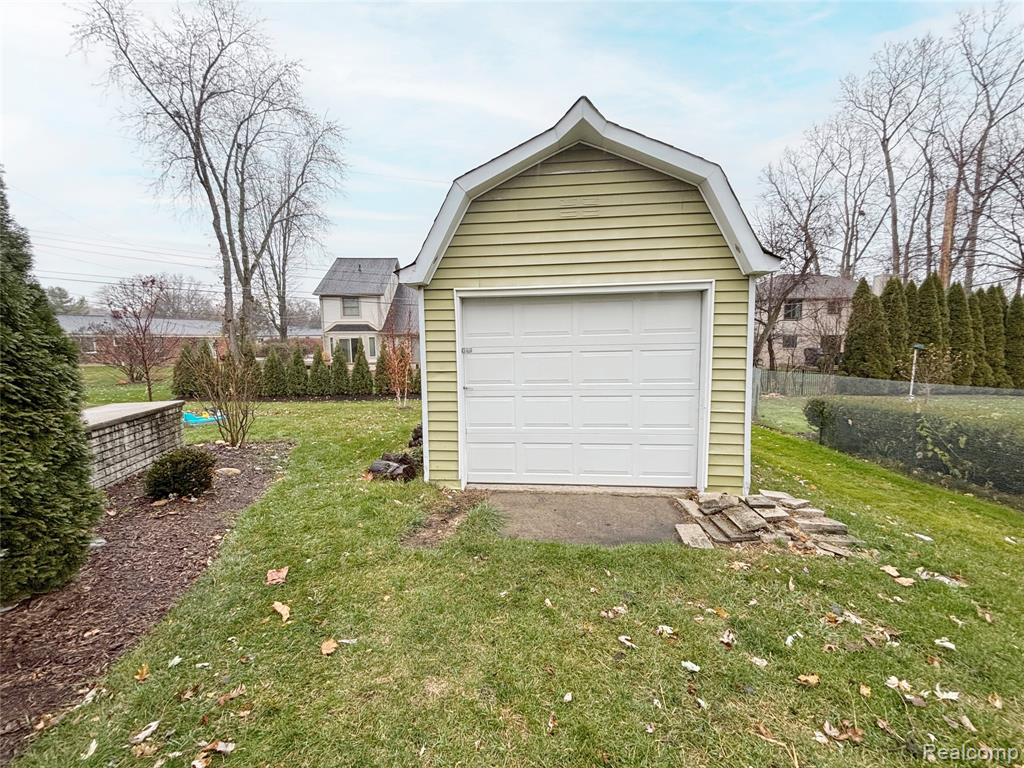 5541 Meadow Lane, Shelby Twp, MI 48316 — Photo 39