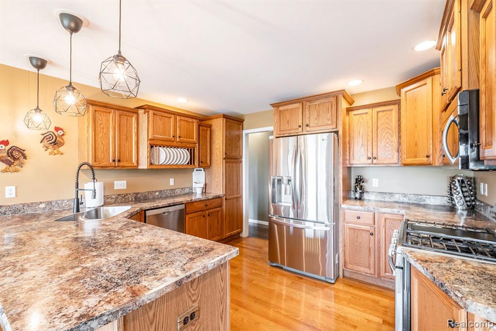 9128 WOODRIDGE Drive, Davison, MI 48423 — Photo 17