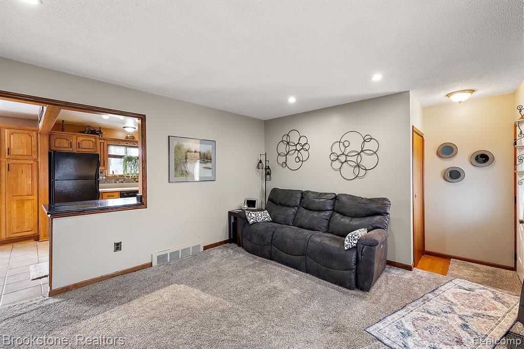 43258 HYDE PARK Drive, Sterling Heights, MI 48313 — Photo 26