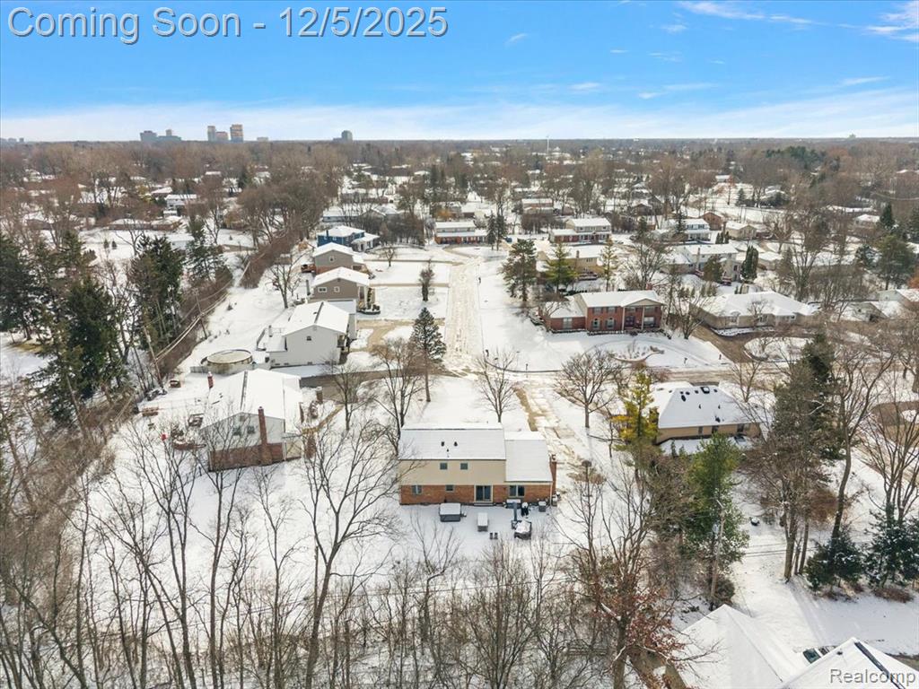 21622 Riverview Drive, Beverly Hills, MI 48025 — Photo 2