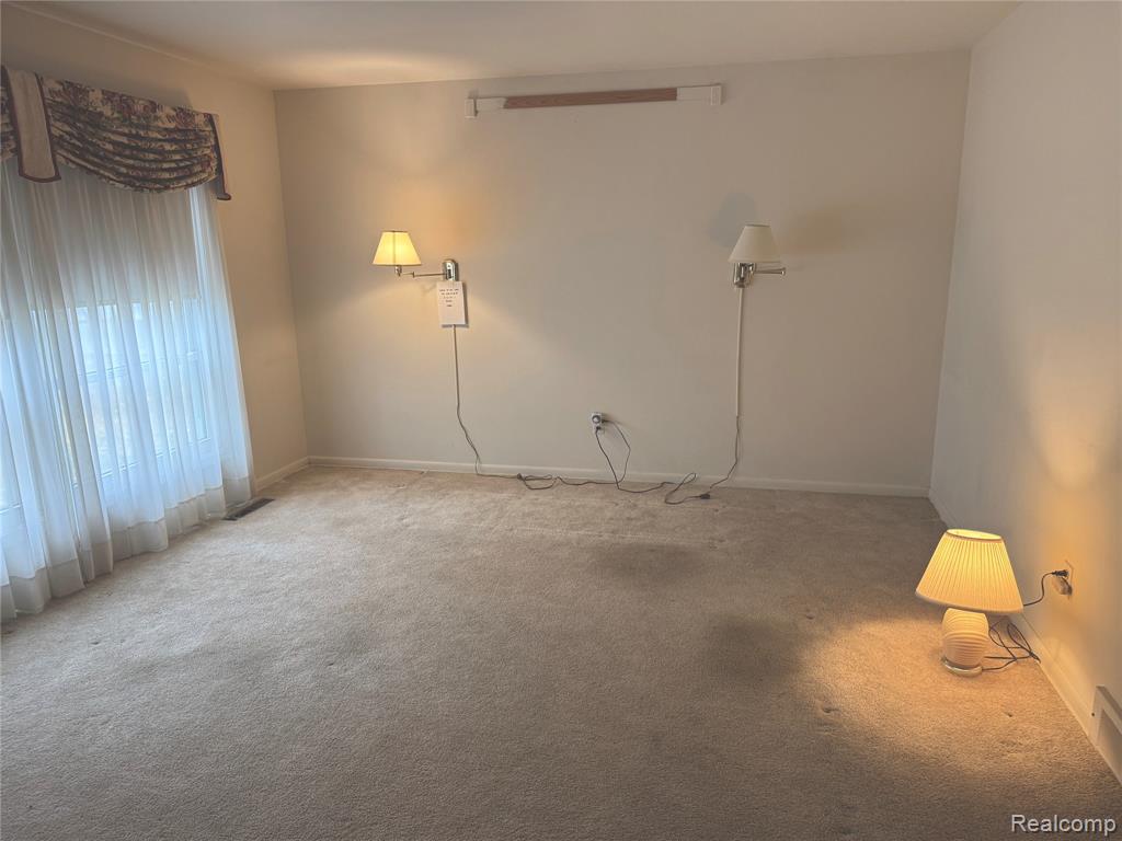 5374 Torrey Road, Flint, MI 48507 — Photo 11