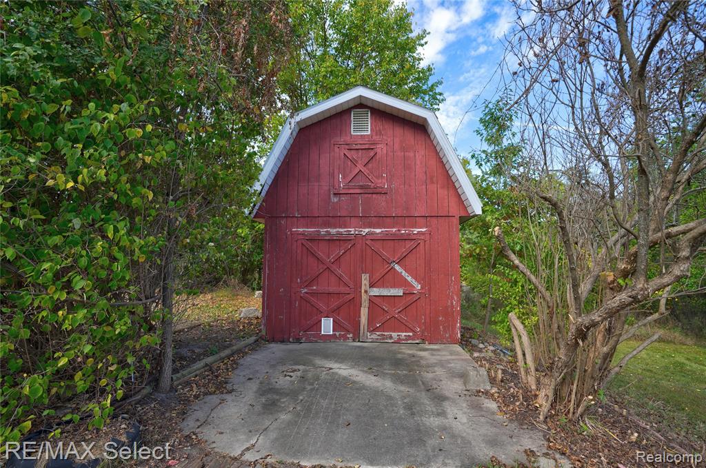 15451 Whitaker Road, Linden, MI 48451 — Photo 44