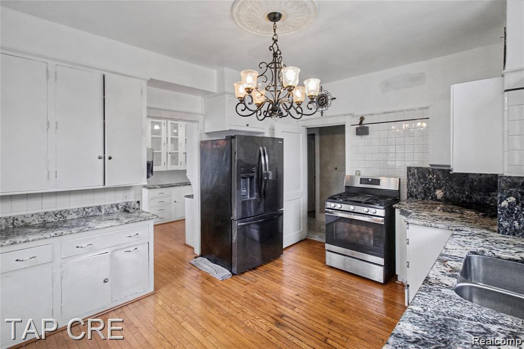 244 Arden Park Boulevard Boulevard, Detroit, MI 48202 — Photo 15