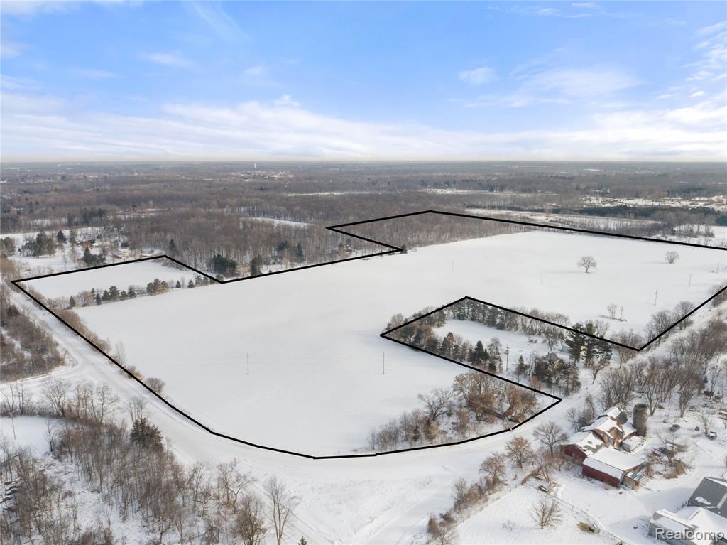 BRE A00 Six Mile Road, South Lyon, MI — Photo 15