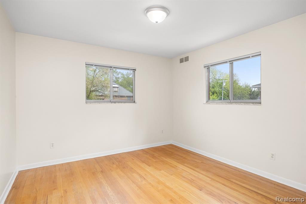 930 TROMBLEY Road, Grosse Pointe Park, MI 48230 — Photo 16