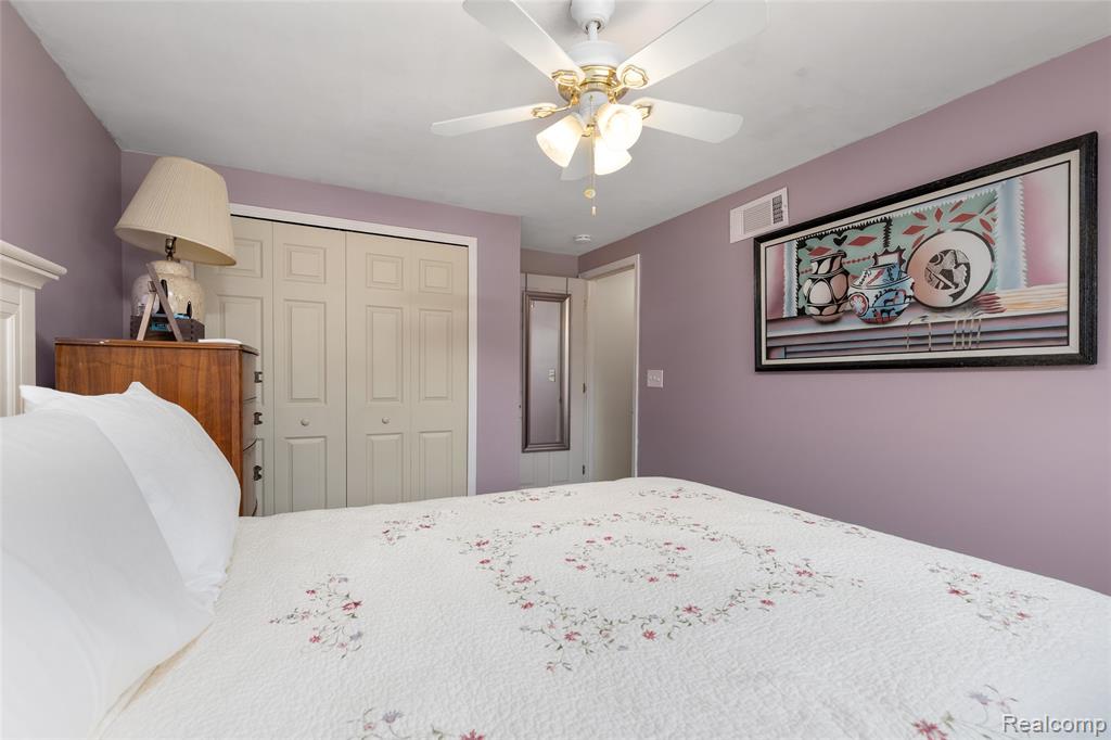 44080 Harsdale Drive, Canton, MI 48187 — Photo 20