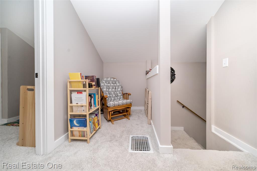 515 S Michigan Avenue, Howell, MI 48843 — Photo 27