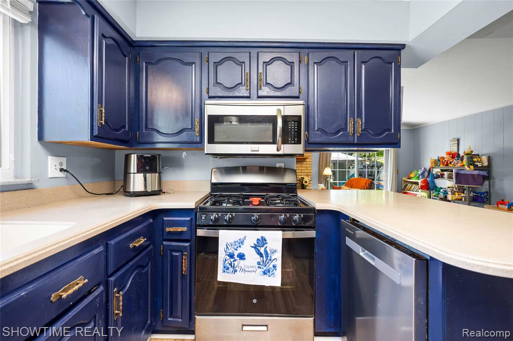 31720 Kelly Road, Roseville, MI 48066 — Photo 15
