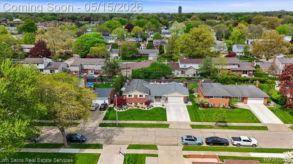 1024 Blairmoor Court, Grosse Pointe Woods, MI 48236 — Photo 34