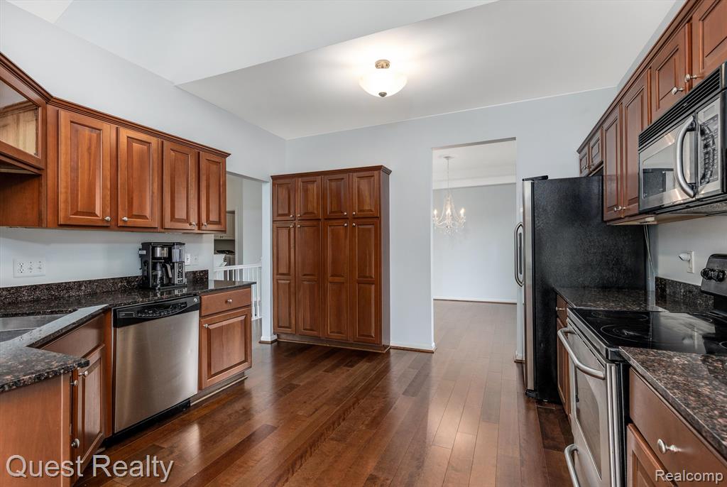 49807 Sable Creek Drive, Macomb, MI 48042 — Photo 13