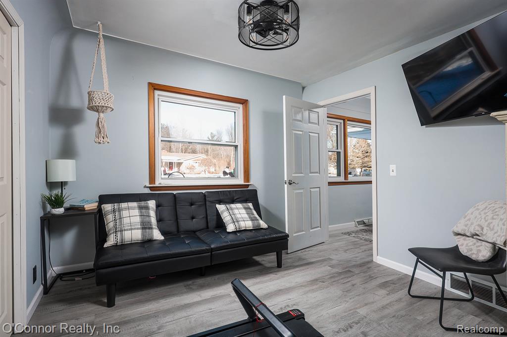 3178 Oakwood Drive, Port Huron, MI 48060 — Photo 11