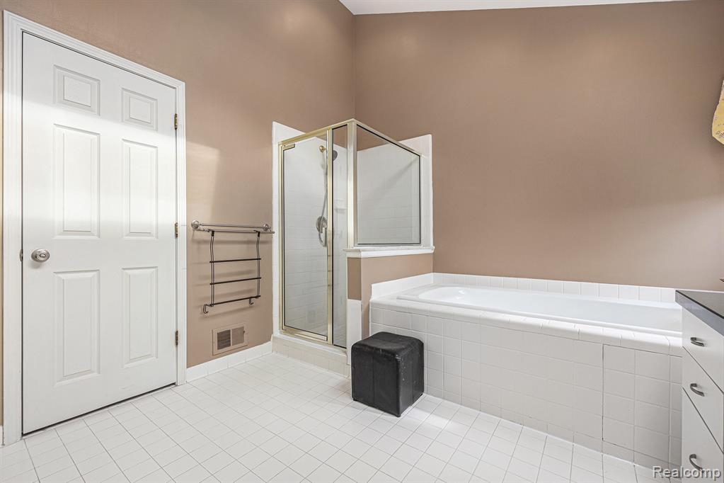 584 Cambridge Way, Bloomfield Hills, MI 48304 — Photo 18