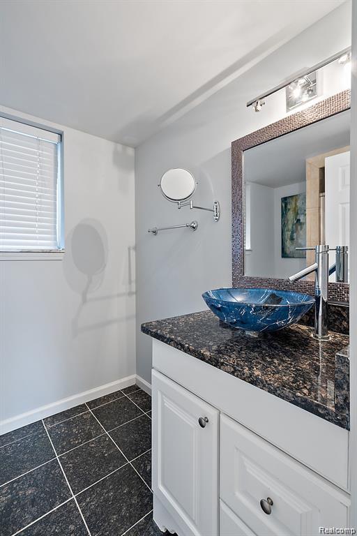 4058 Colonial Boulevard, Troy, MI 48085 — Photo 25