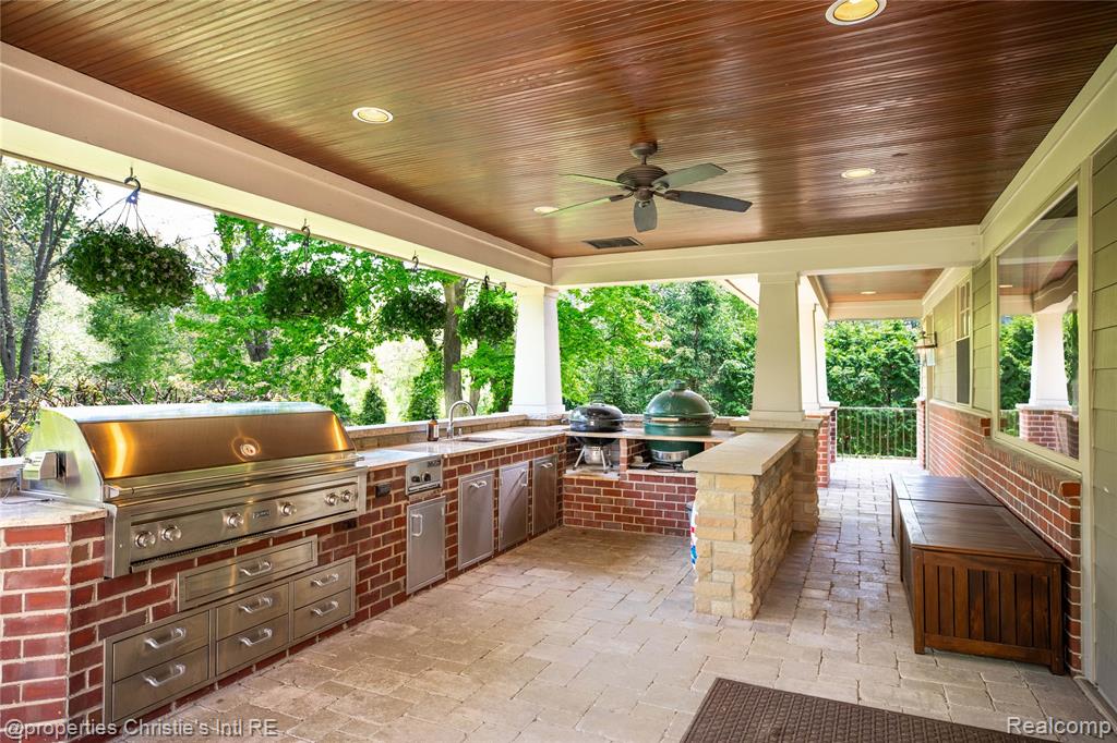 1330 Oxford Road, Beverly Hills, MI 48304 — Photo 4