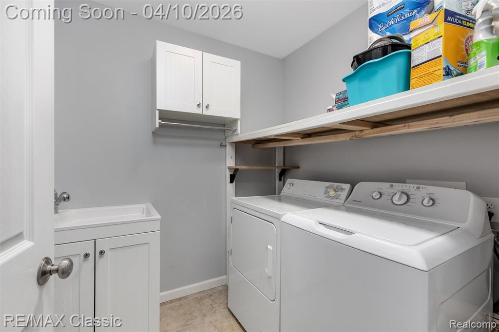 484 W Beechdale Street, Commerce Twp, MI 48382 — Photo 13