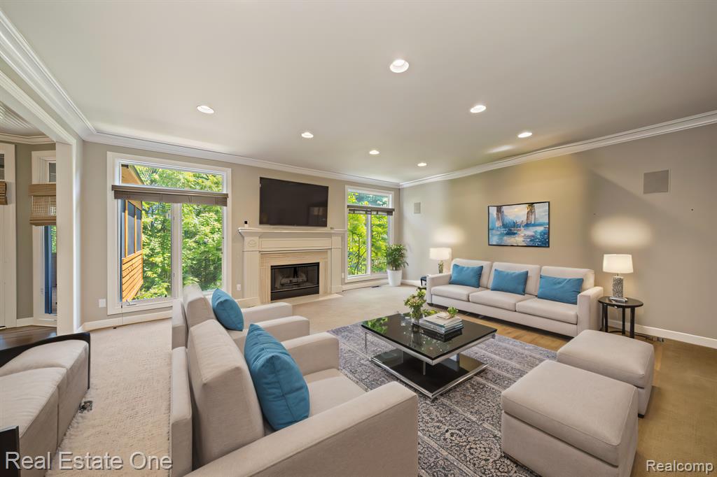 6745 CHARING Crossing, West Bloomfield, MI — Photo 26