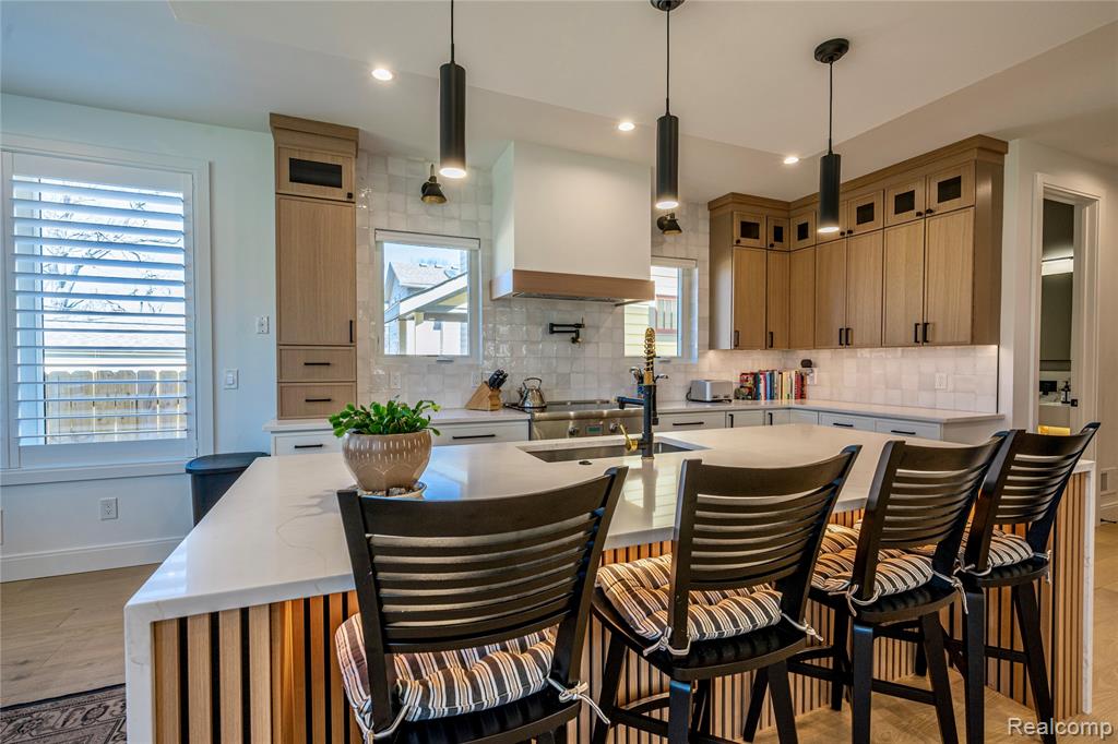 828 Cherokee Avenue, Royal Oak, MI 48067 — Photo 3