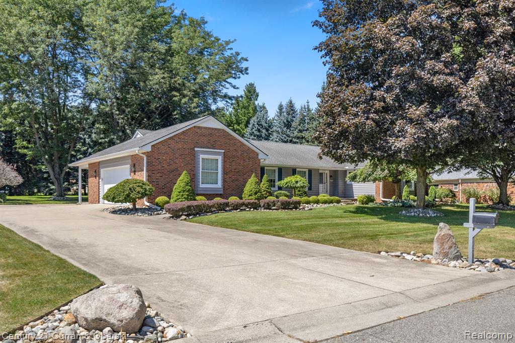 8821 NORTHAMPTON Drive, Plymouth, MI 48170 — Photo 4