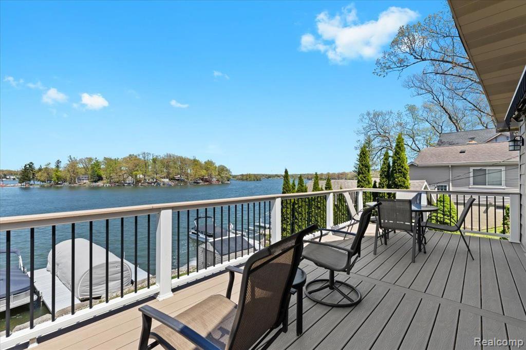 6521 HARTWOOD Drive, Fenton, MI 48430 — Photo 14