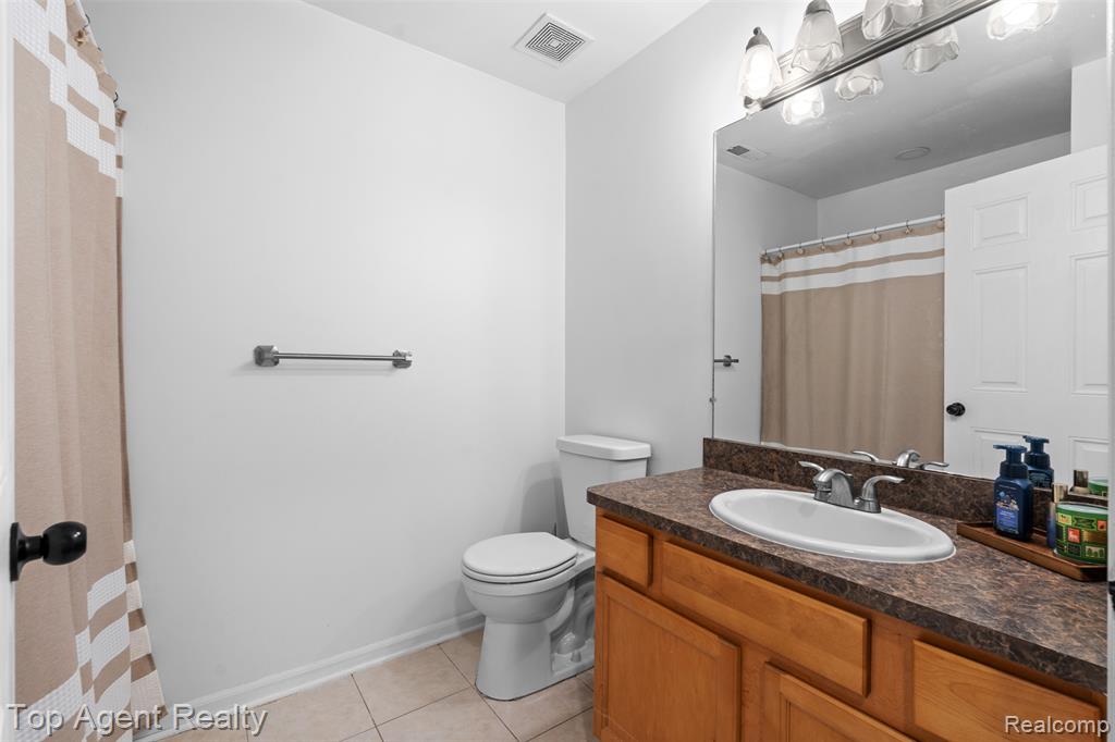45512 Hidden View Court, Utica, MI 48315 — Photo 21