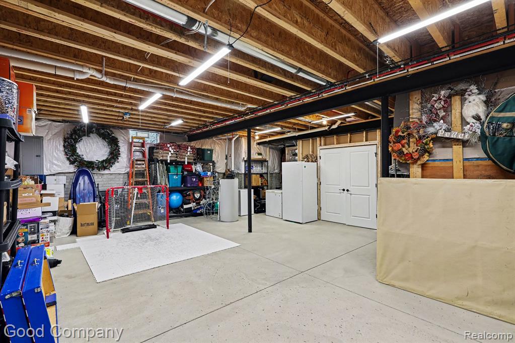 900 Watersmeet Drive, Oxford, MI 48371 — Photo 54