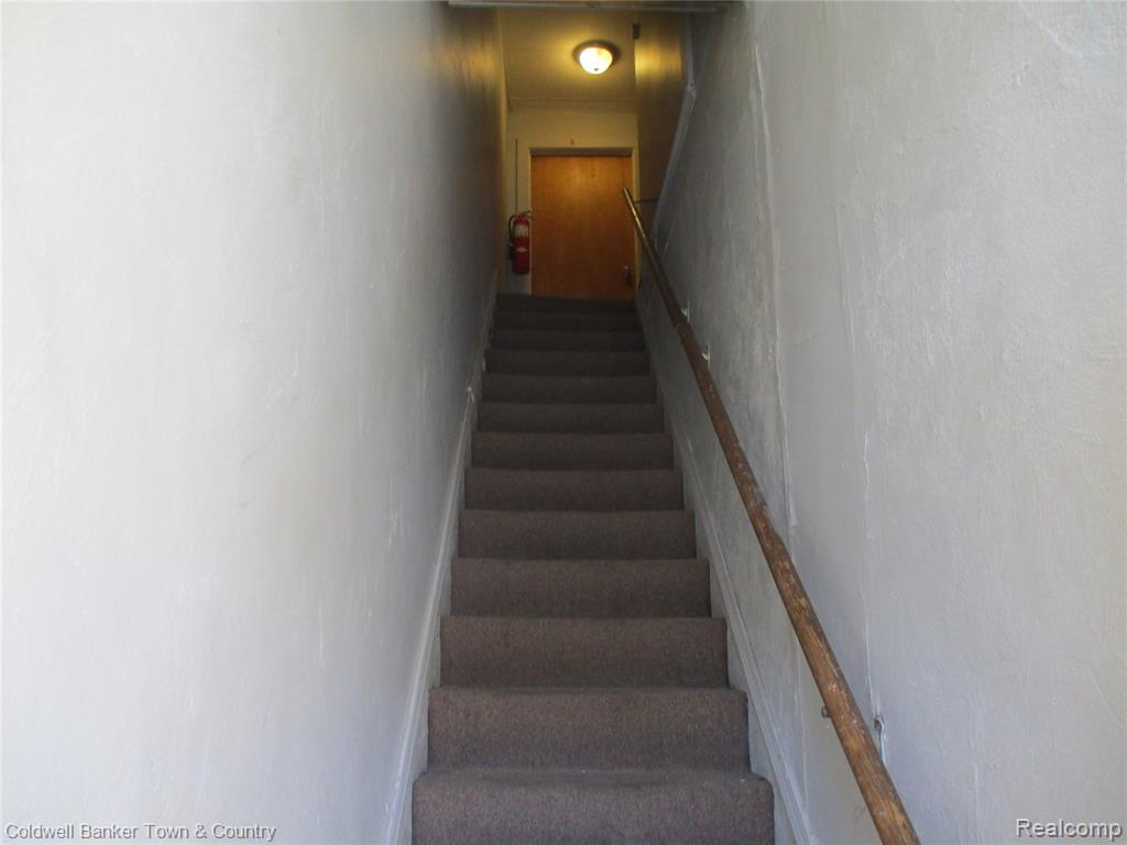 910 W Main Street, Owosso, MI 48867 — Photo 12