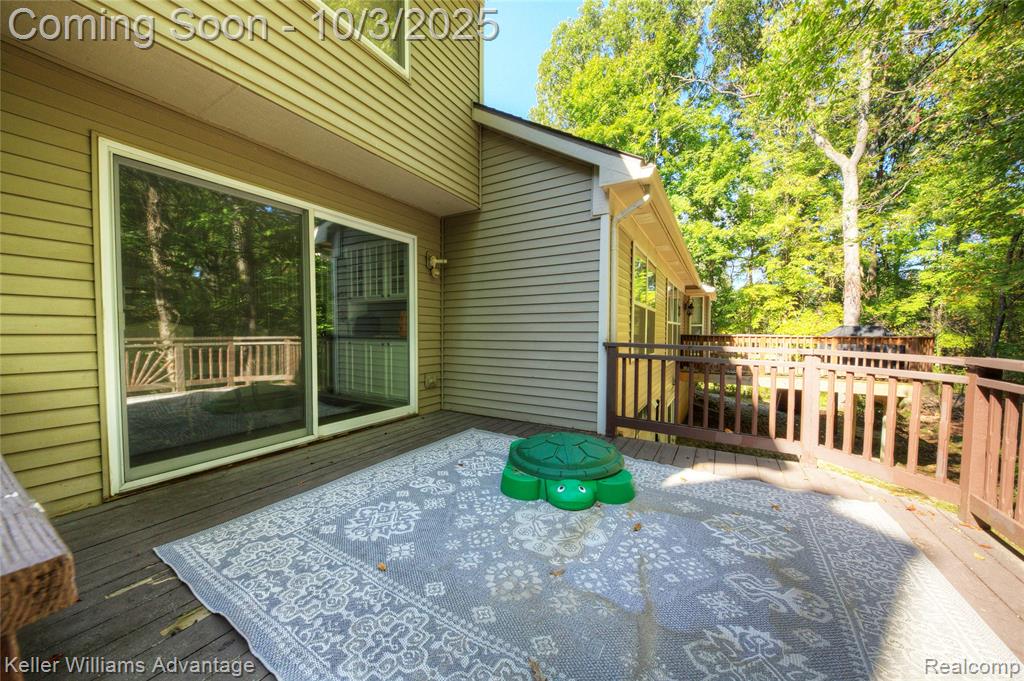 988 Calpernia, Wixom, MI 48393 — Photo 60