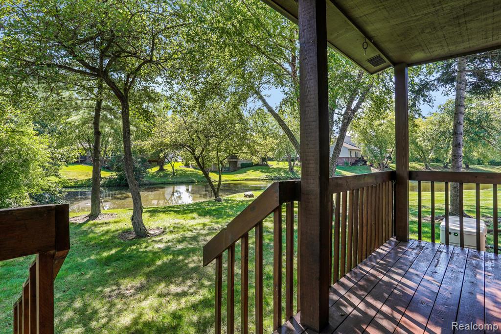 9735 HAWTHORNE GLEN Drive, Grosse Ile, MI 48138 — Photo 30