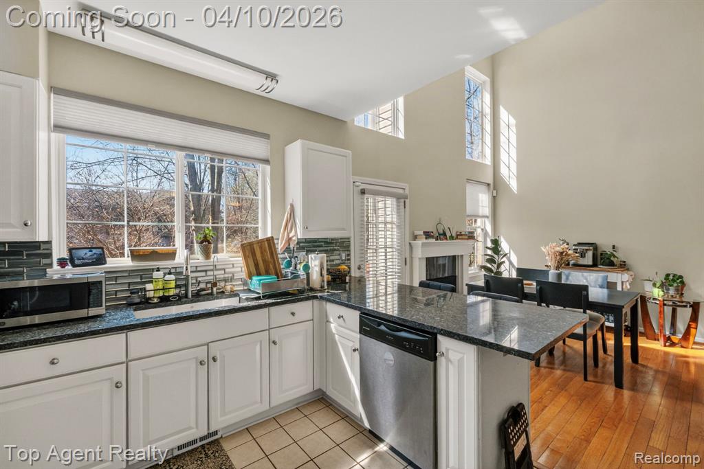41567 Glade Road, 20, Canton, MI 48187 — Photo 17