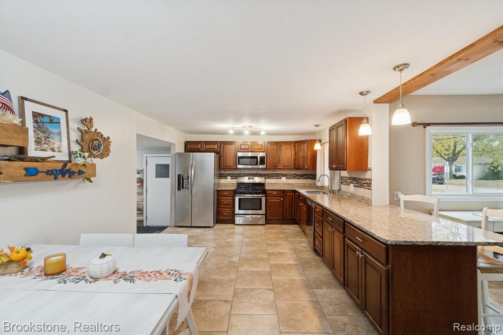 212 Airport Drive, Holly, MI 48442 — Photo 8