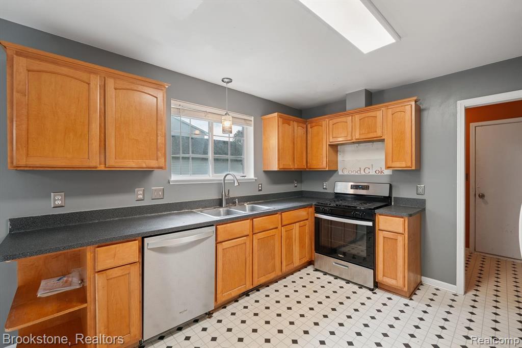 9088 Posey Drive, Whitmore Lake, MI 48189 — Photo 17