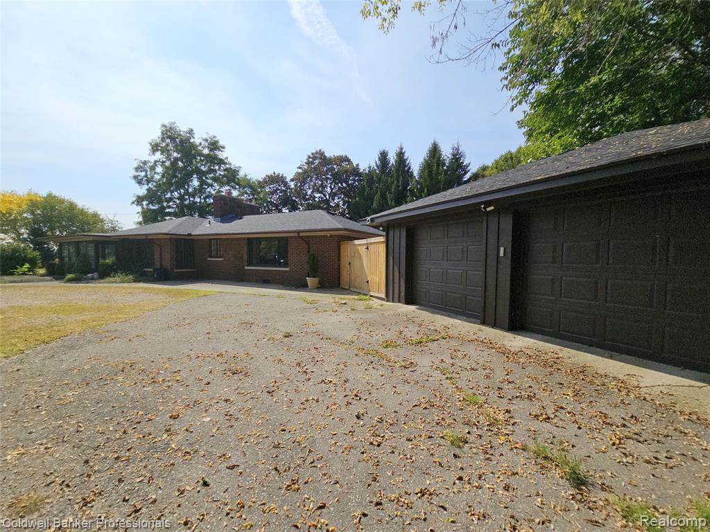 58540 Grand River Avenue, New Hudson, MI 48165 — Photo 6