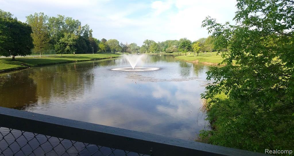 1747 Brentwood Drive, 305, Troy, MI 48098 — Photo 30